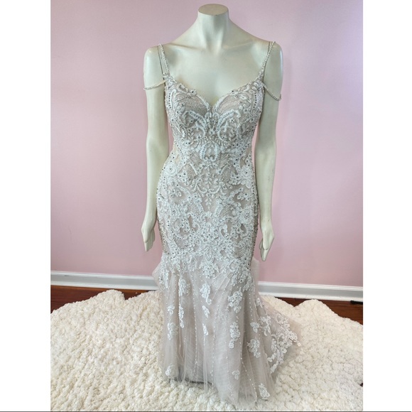 Martina Liana Fit n Flare Ivory Beaded Vintage Lace Satin Tulle Gown Style 942 - Picture 8 of 17